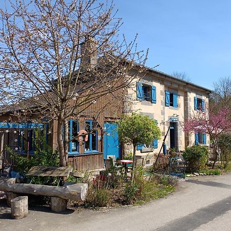 Ille Flottante, Maison Eclusiere Et Hebergements Insolites Sur Le Canal Hédé Екстериор снимка