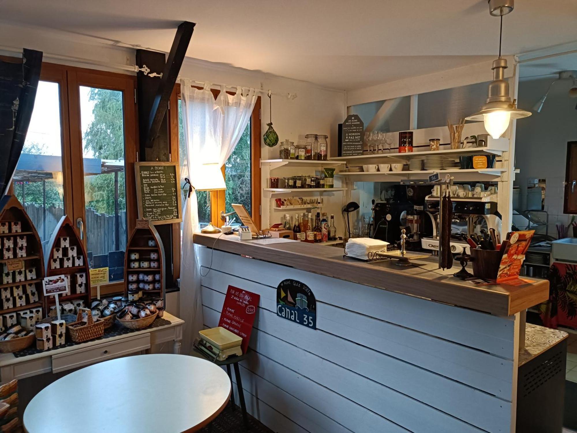 Ille Flottante, Maison Eclusiere Et Hebergements Insolites Sur Le Canal Hédé Екстериор снимка