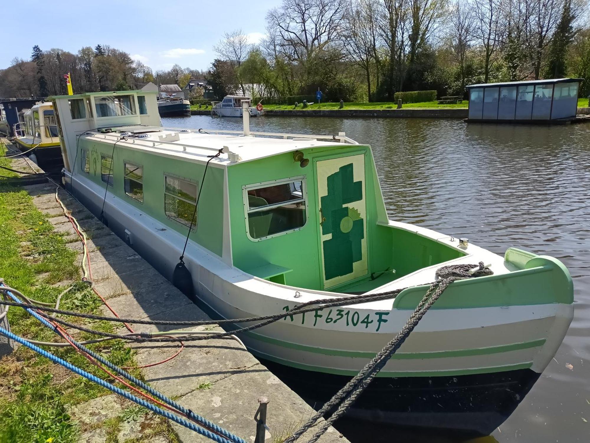 Ille Flottante, Maison Eclusiere Et Hebergements Insolites Sur Le Canal Hédé Екстериор снимка